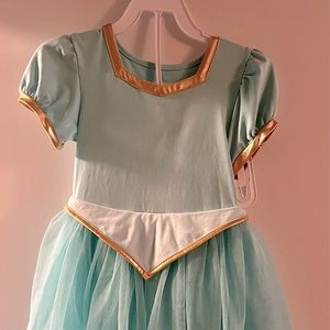 Taylor Joelle Jasmine size 6